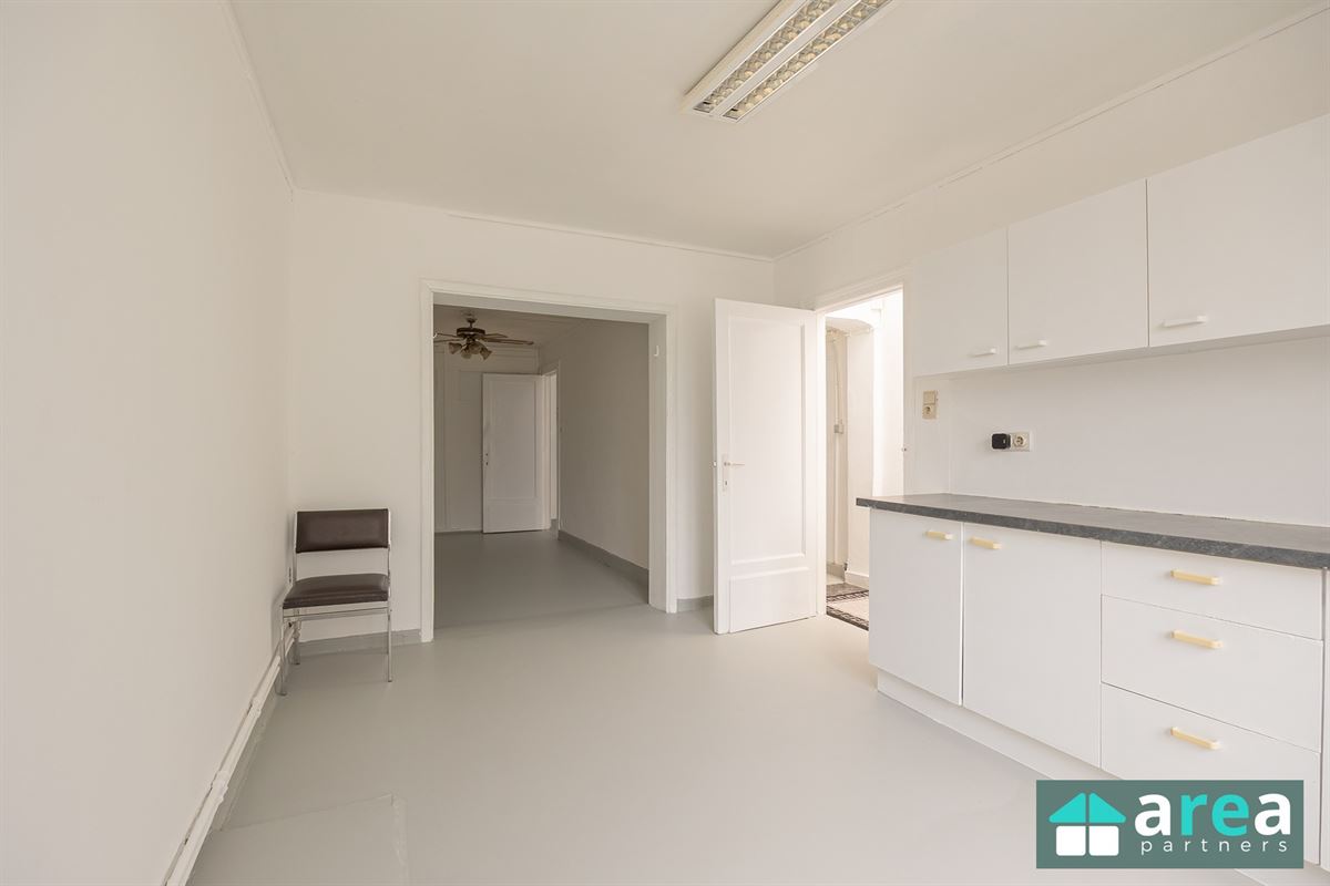 Instapklare woning met vier slaapkamers!