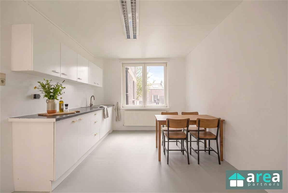 Instapklare woning met vier slaapkamers!