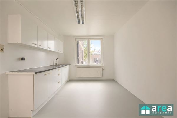 Instapklare woning met vier slaapkamers!