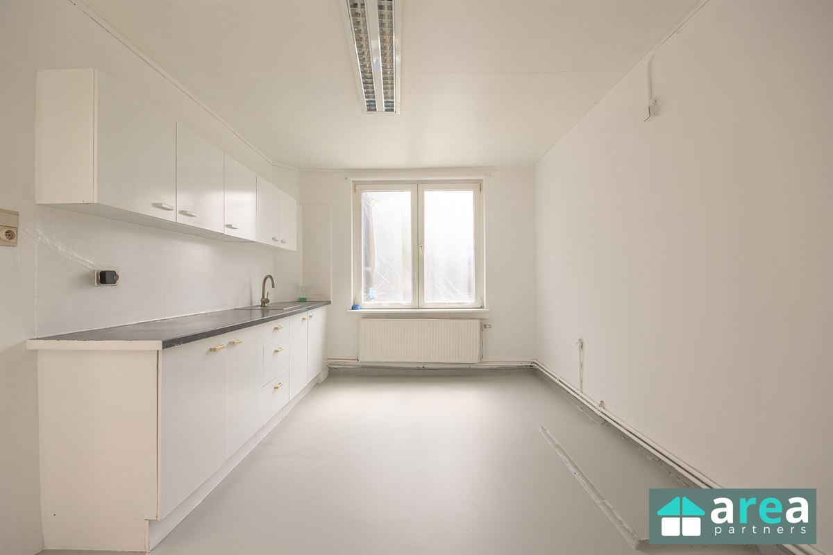 Instapklare woning met vier slaapkamers!