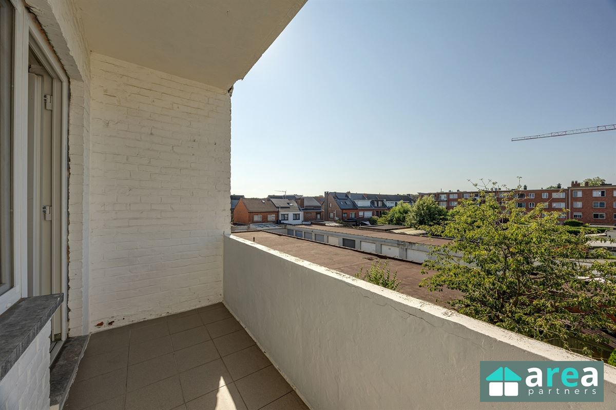 Lichtrijk appartement met 2slpk., terras én autostaanplaats!