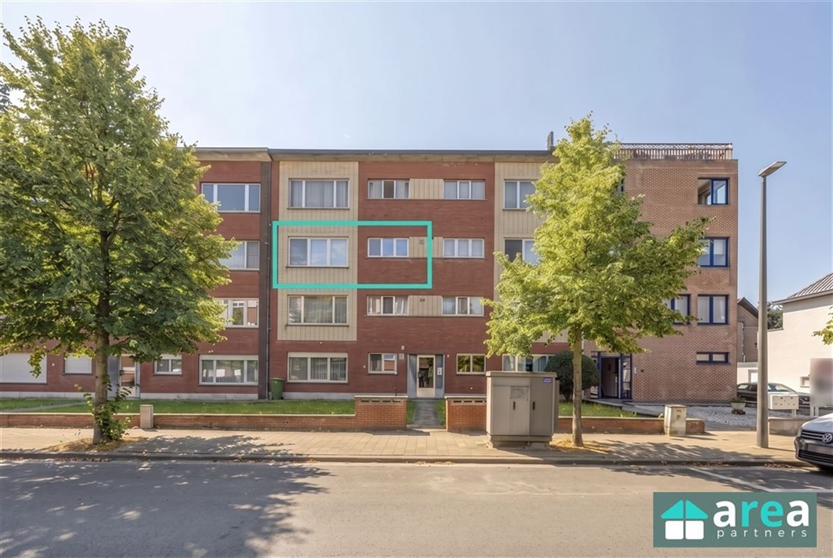 Lichtrijk appartement met 2slpk., terras én autostaanplaats!