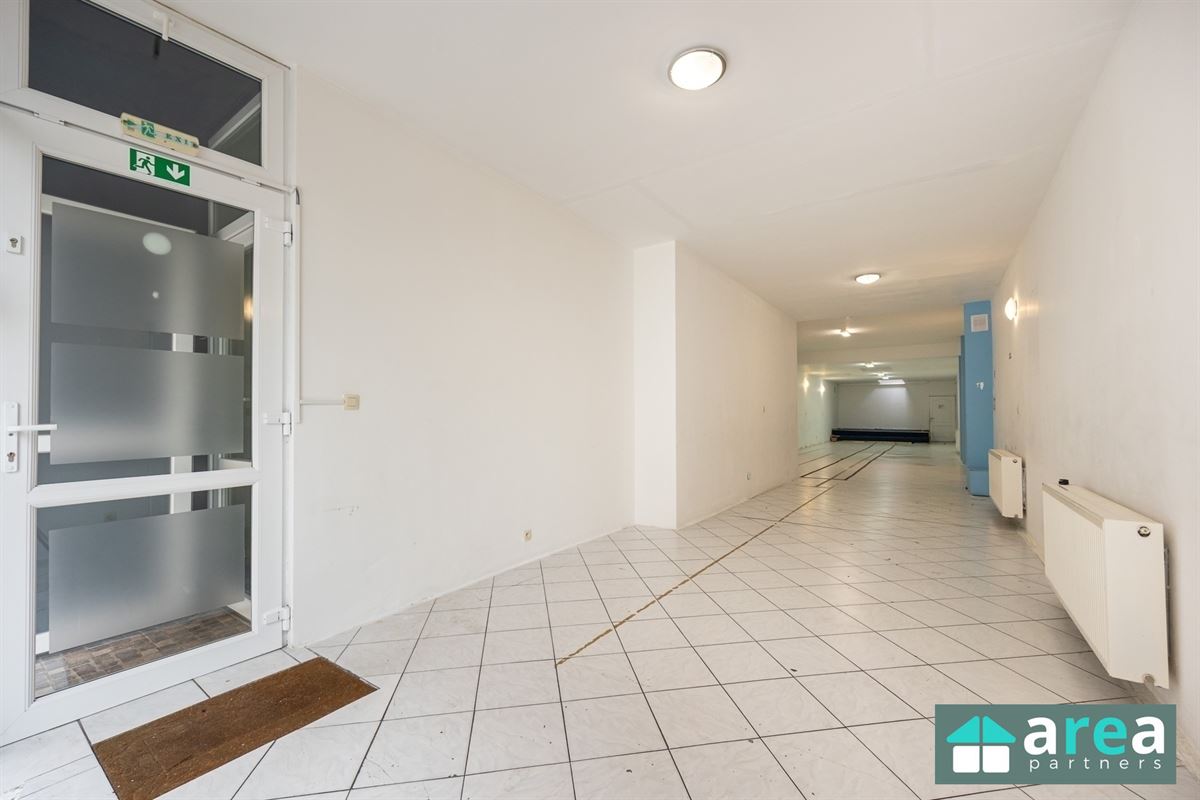 Ruim handelsgelijkvloers 150m² op toplocatie in Boho!