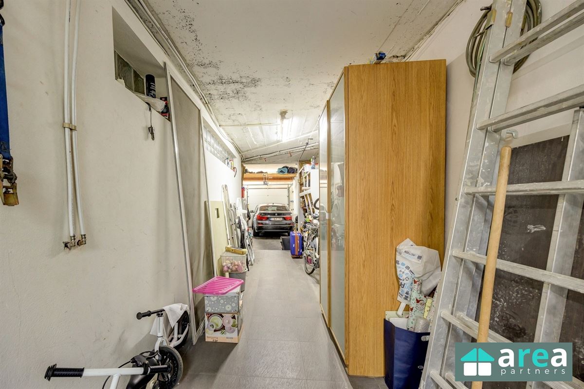 Instapklare ruime woning met 4 slaapkamers, garage en magazijn in Boho!