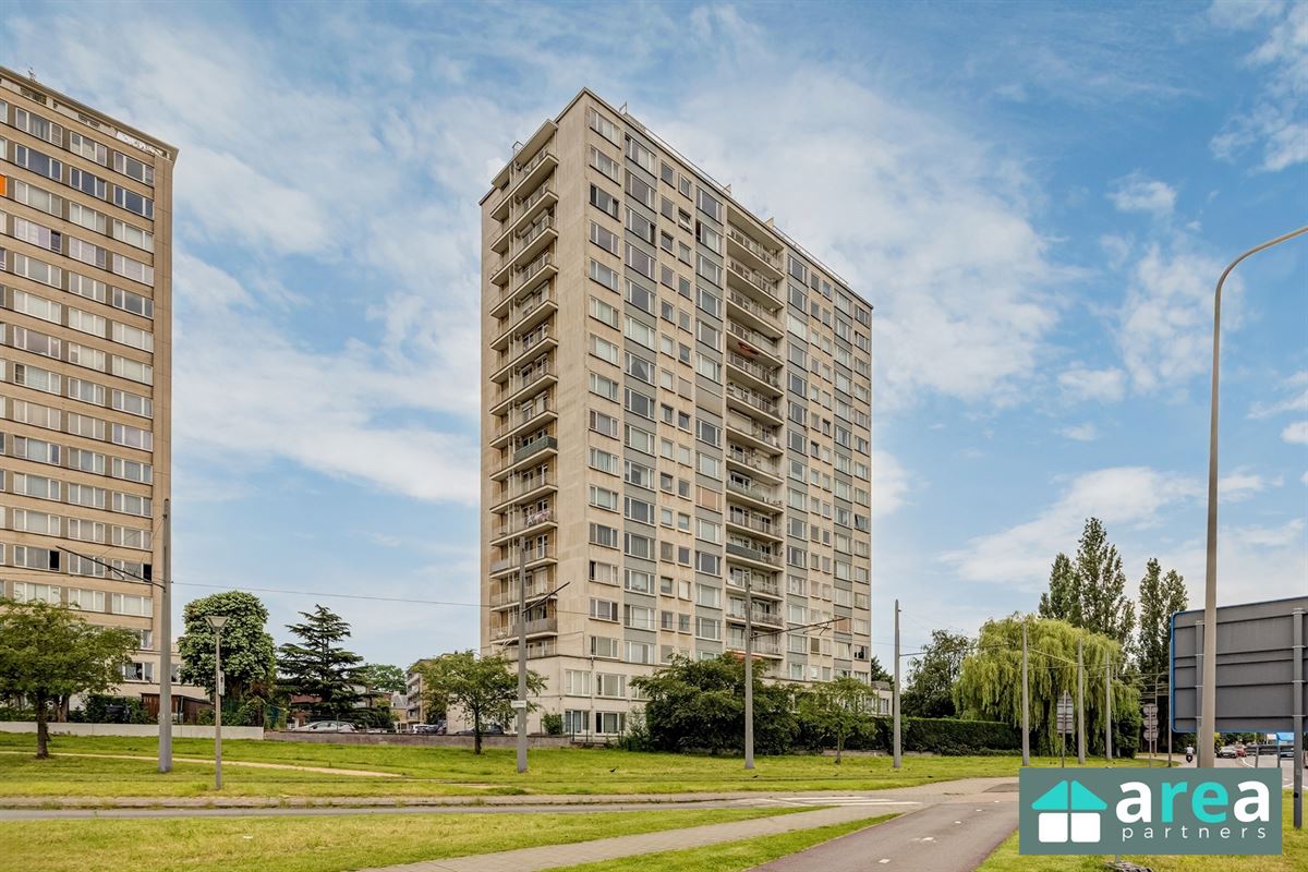 Gerenoveerd appartement met 3 slpk!