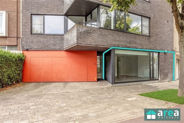 Leuke kantoorruimte met koer in gegeerde buurt!