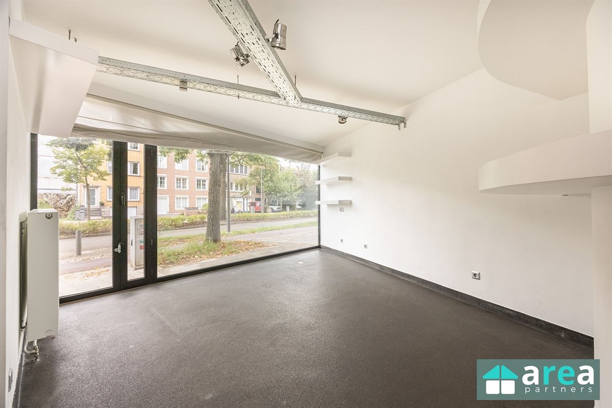 Leuke kantoorruimte met koer in gegeerde buurt!