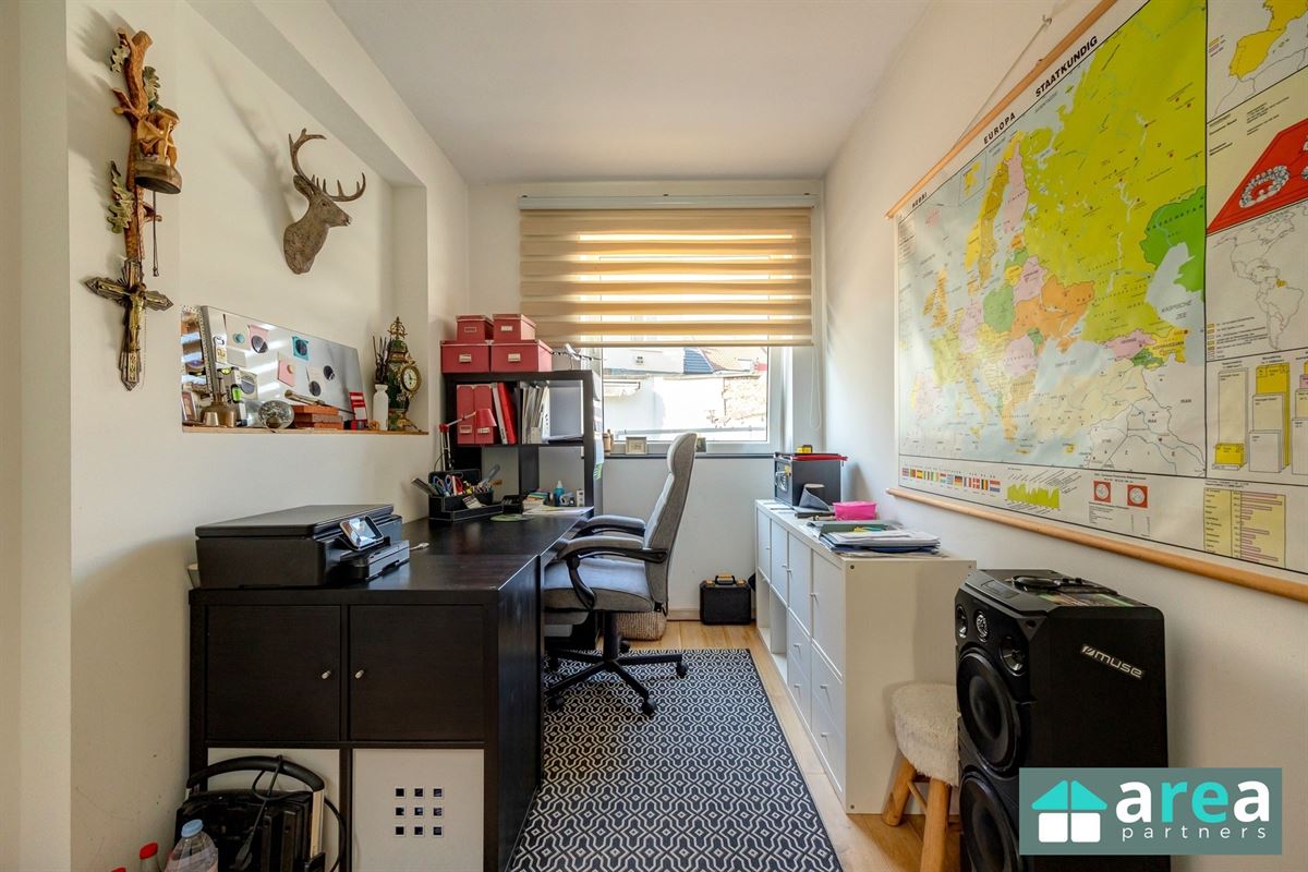 Instapklare ruime woning met 4 slaapkamers, garage en magazijn in Boho!