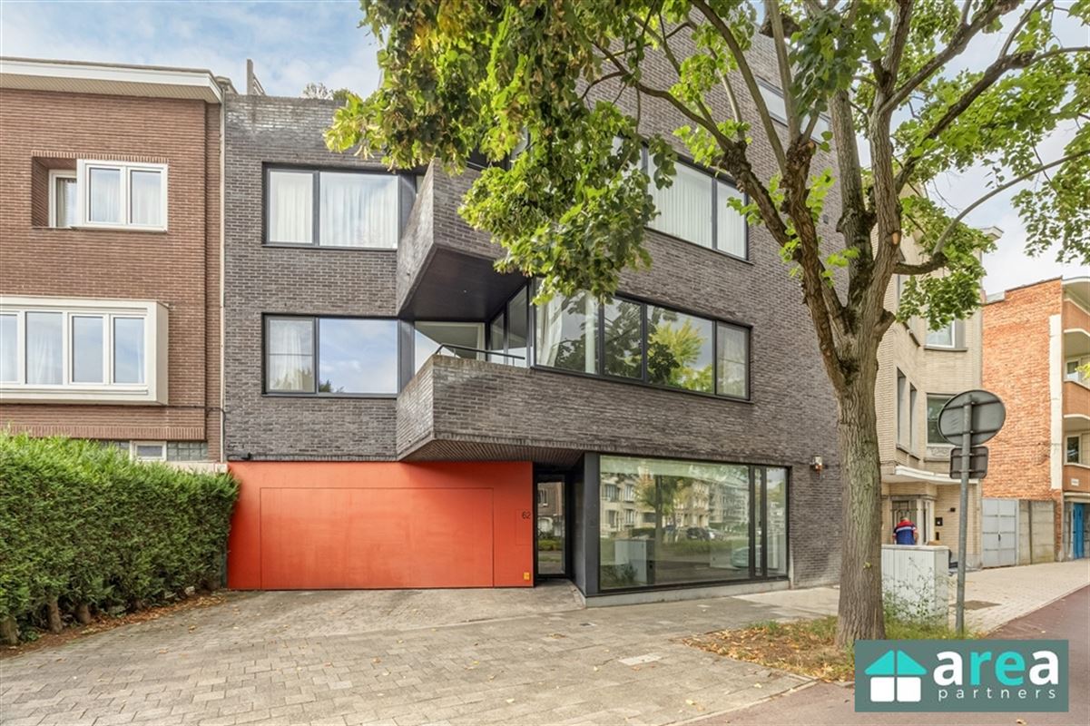 Leuke kantoorruimte met koer in gegeerde buurt!