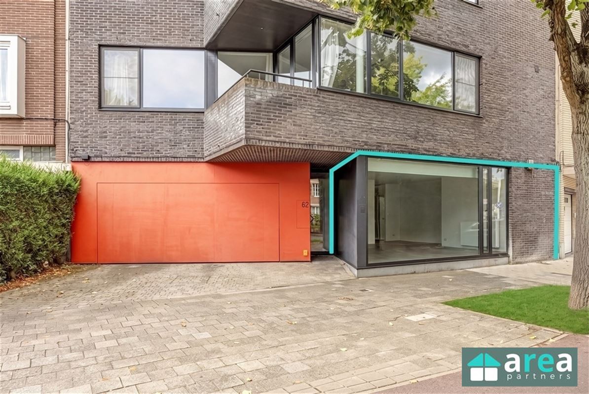 Studio met praktijkruimte en koer in gegeerde buurt!