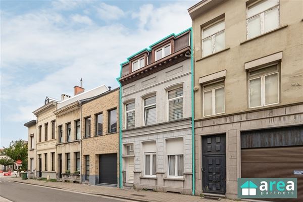Te renoveren burgerwoning met ruime tuin vlakbij Krugerpark!