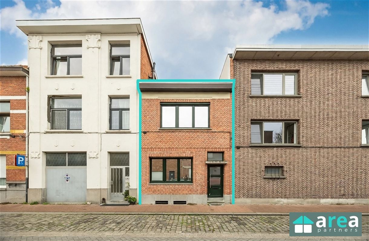 Charmante instapklare woning met 2slpk en koer!