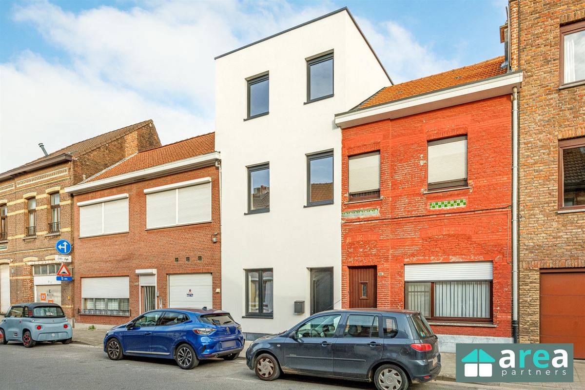 Ruime en volledig gerenoveerde woning!