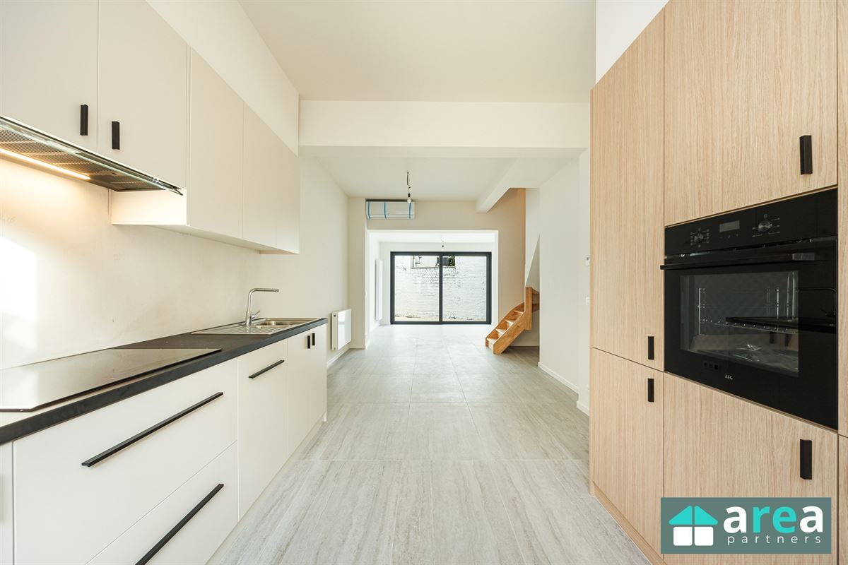 Ruime en volledig gerenoveerde woning!