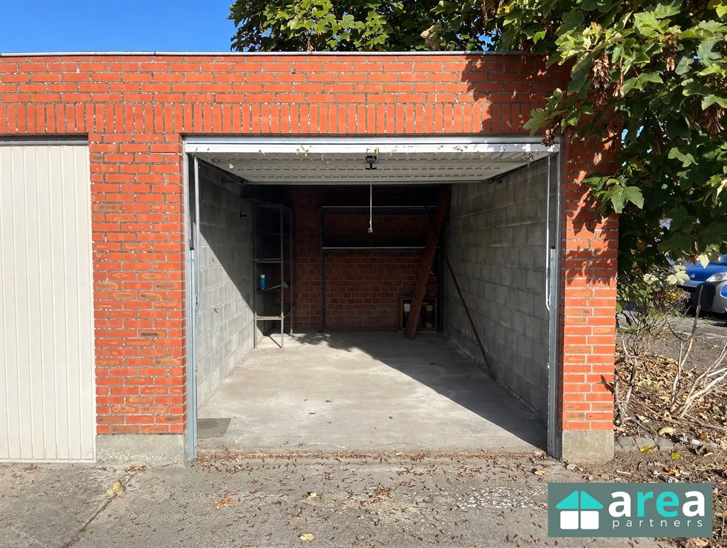 Ruime garagebox op centrale locatie!