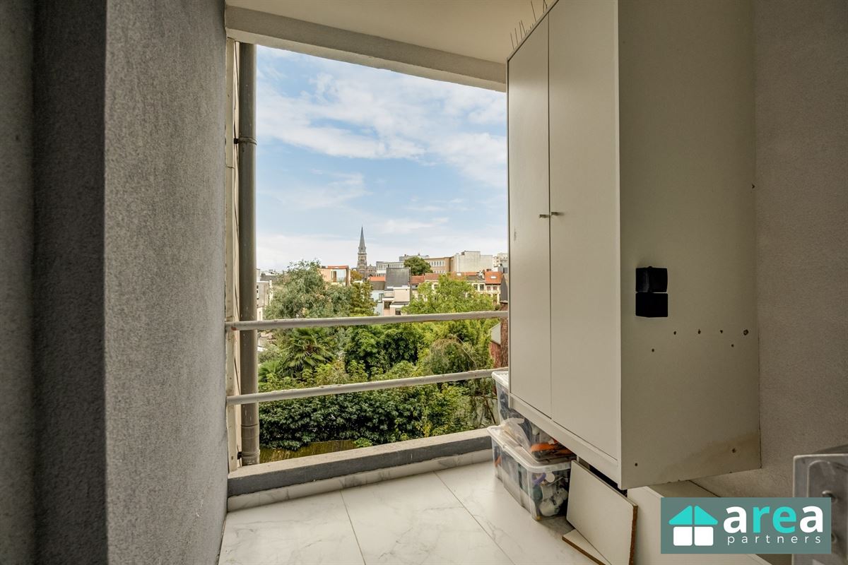 Instapklaar appartement met 1 slpk en terras!
