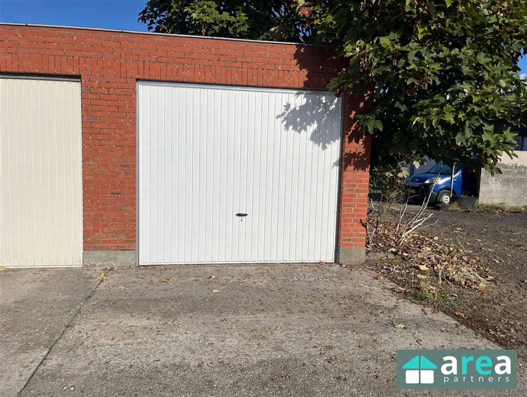 Ruime garagebox op centrale locatie!