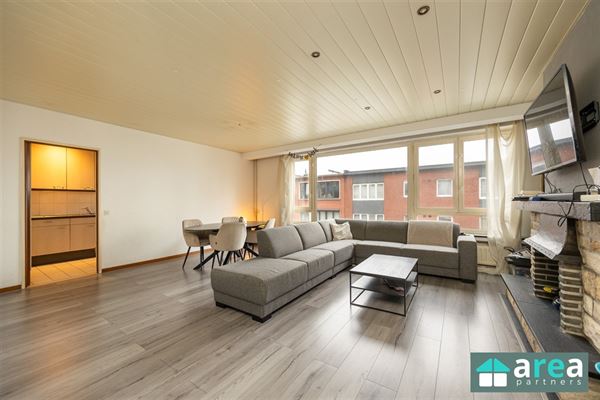 Instapklaar lichtrijk app. met 2 slpk. én terras op toplocatie!