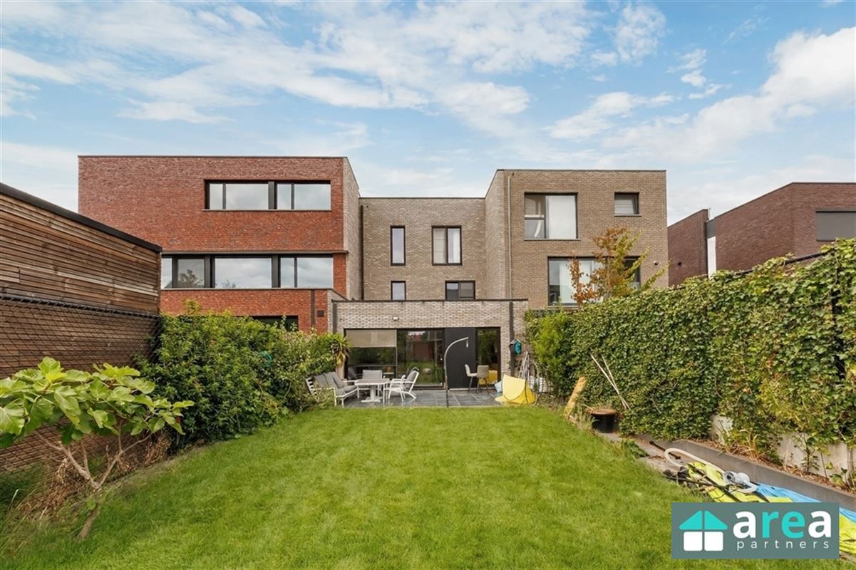 Instapklare nieuwbouwwoning op toplocatie!