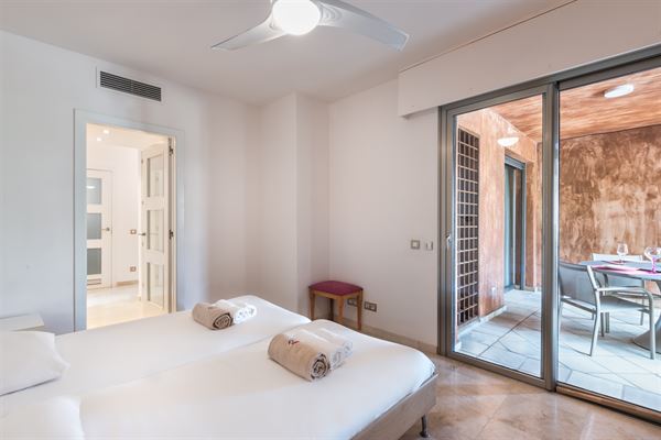  Prachtig instapklaar 2 slaapkamer appartement met zeezicht op de gelijkvloers van ‘Bahia de los Menceyes’