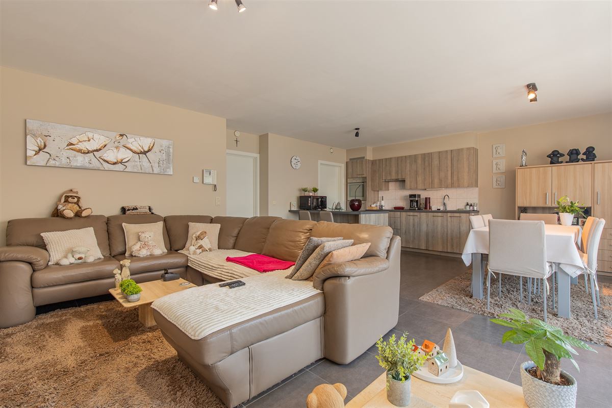 Instapklaar trendy appartement in het landelijke Oudegem