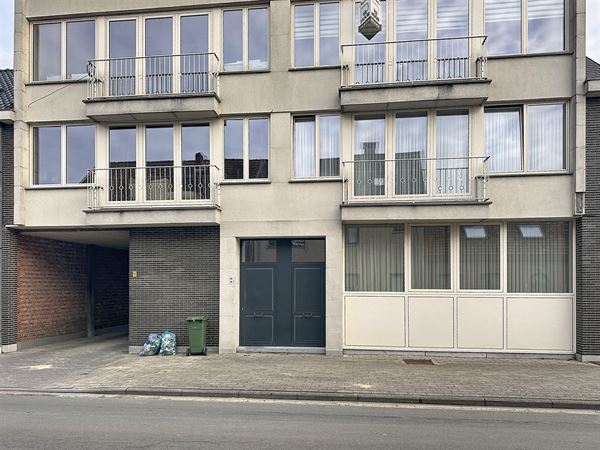 Ruim appartement met 2 kamers en garage