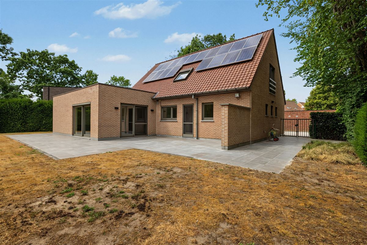 Vrijstaande ruime woning nabij Dendermonde