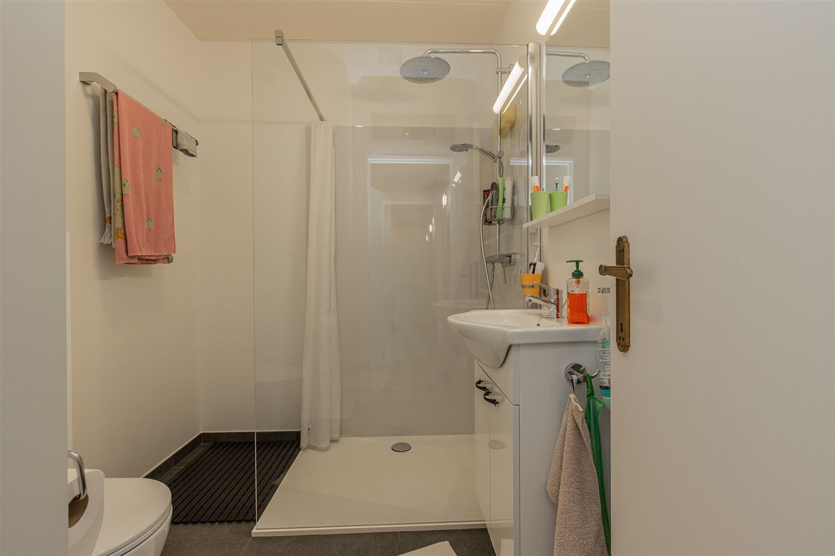 Instapklaar en gezellig appartement met uitzicht en garage