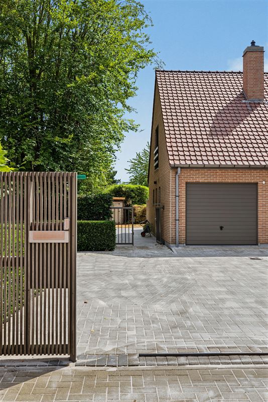 Vrijstaande ruime woning nabij Dendermonde