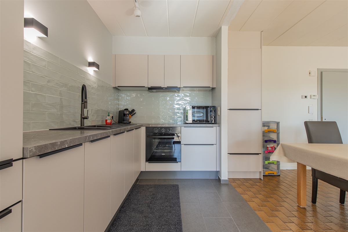 Instapklaar en gezellig appartement met uitzicht en garage