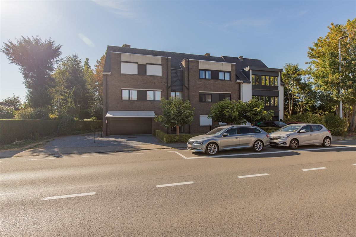 Instapklaar en gezellig appartement met uitzicht en garage