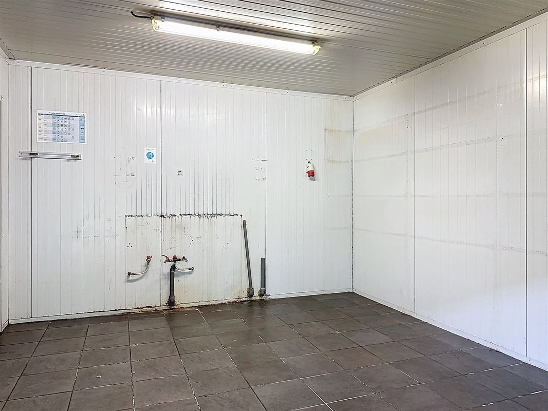 Karaktervol pand met woonst en mogelijkheden in Oudegem