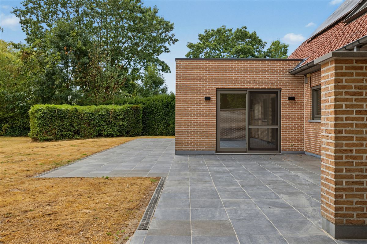Vrijstaande ruime woning nabij Dendermonde