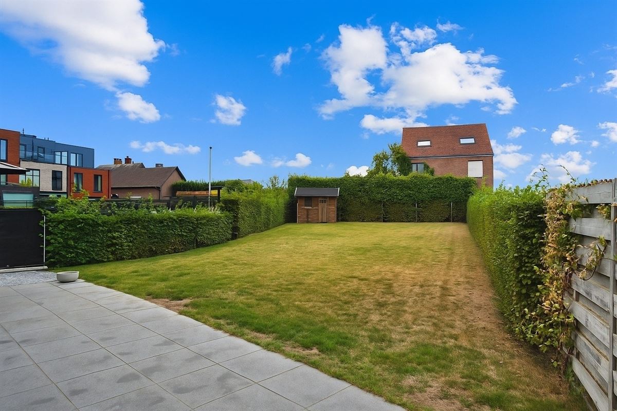 Open bebouwing met ruime tuin