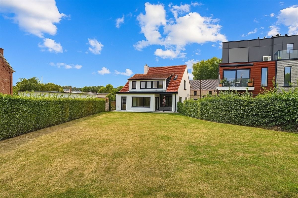 Open bebouwing met ruime tuin