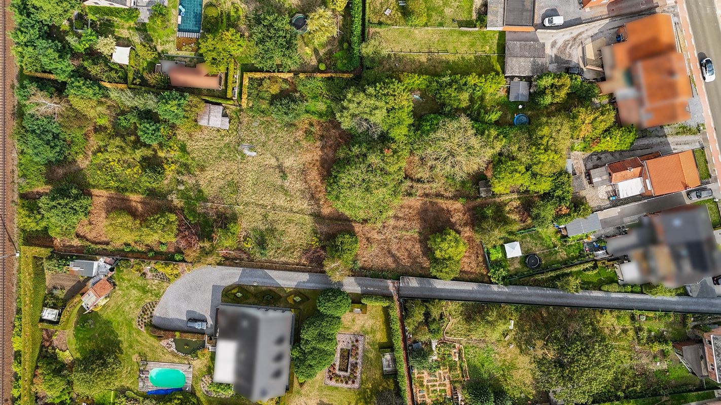 Te renoveren woning op riant perceel