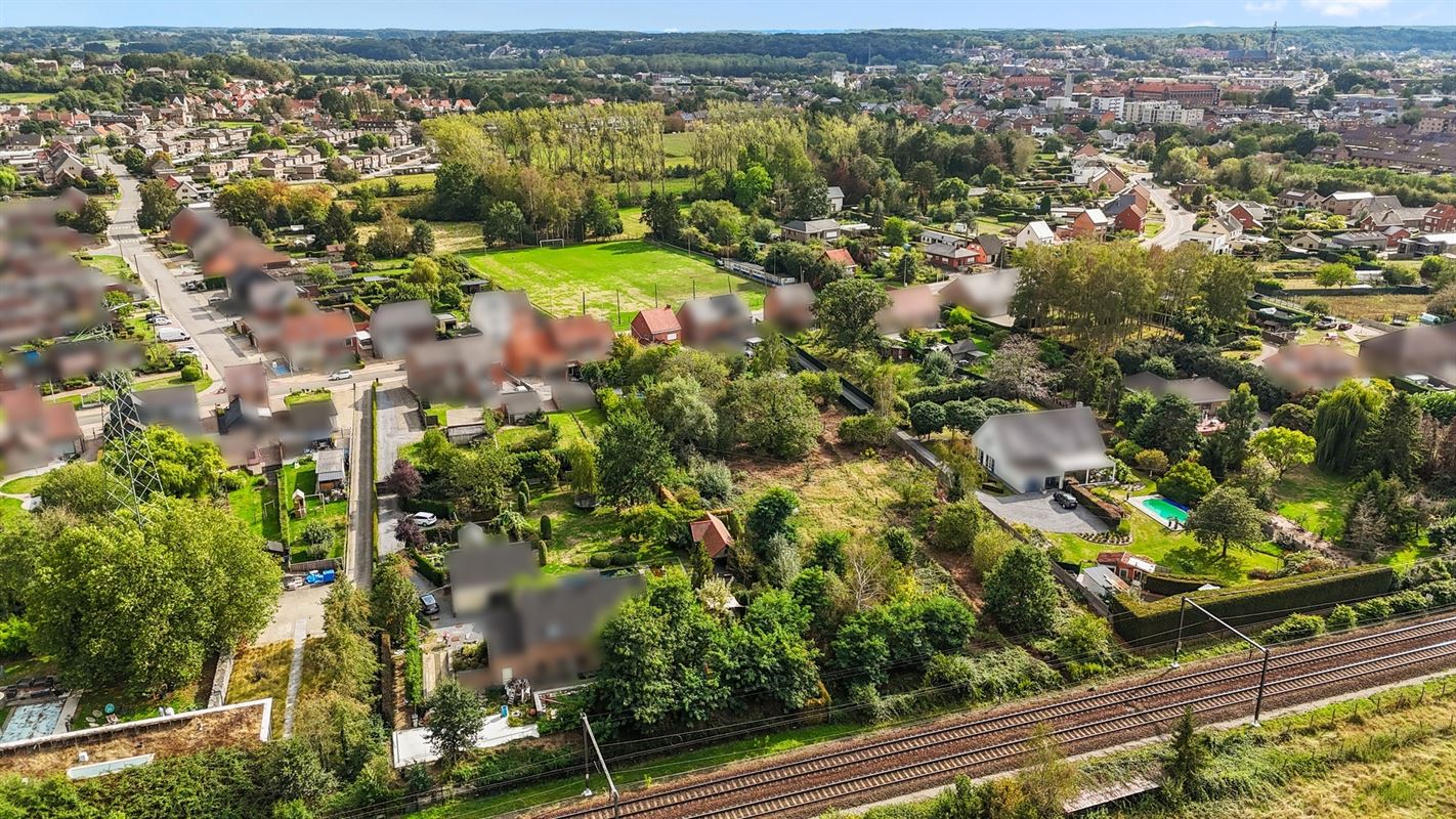 Te renoveren woning op riant perceel