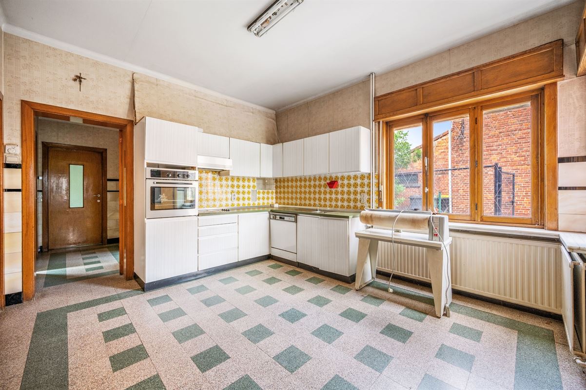 Te renoveren woning op riant perceel