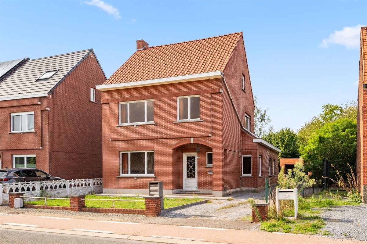 Te renoveren woning op riant perceel