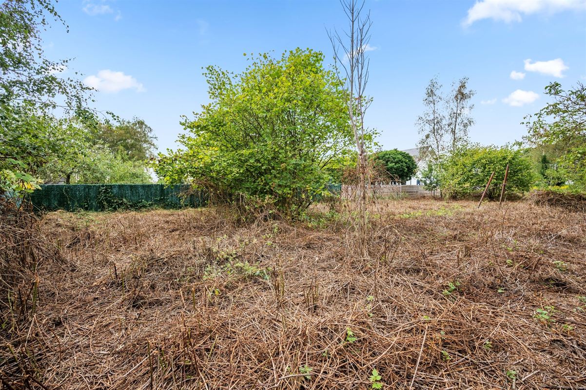 Te renoveren woning op riant perceel