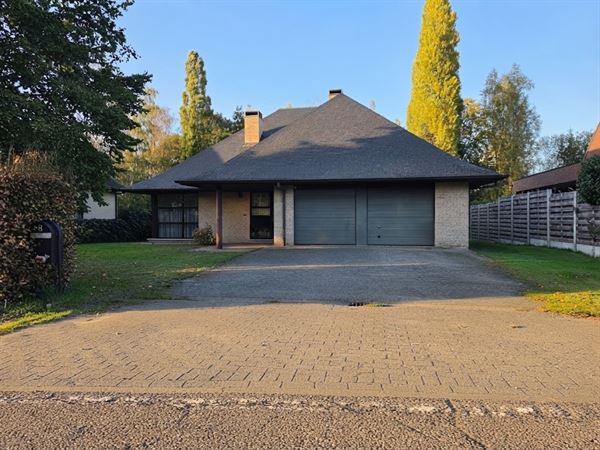 Ruime vrijstaande woning