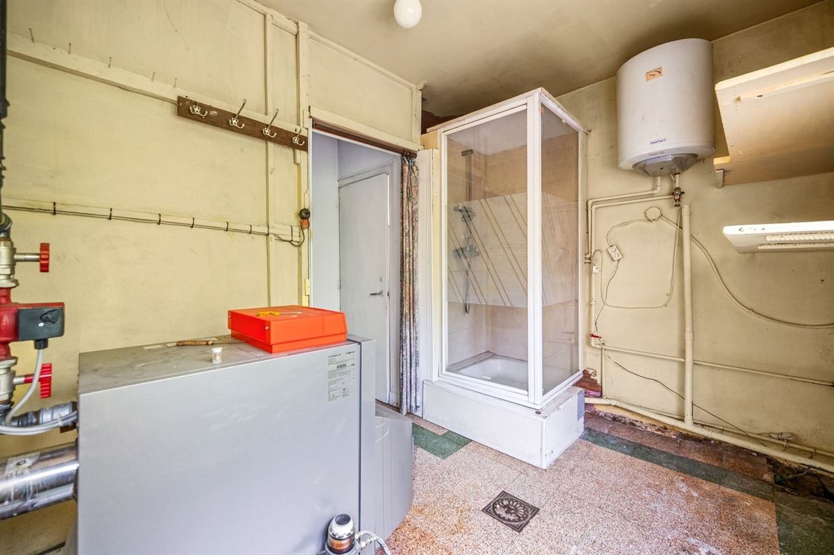 Te renoveren woning op riant perceel