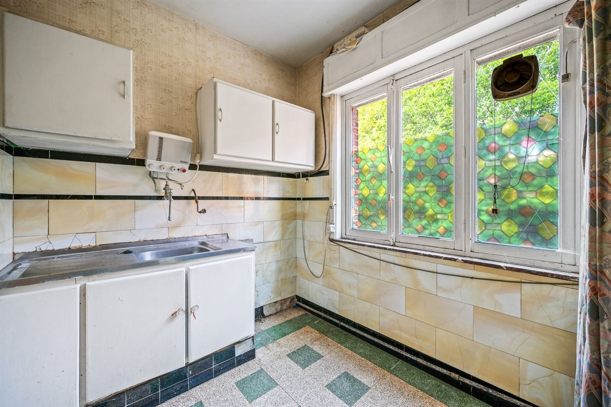 Te renoveren woning op riant perceel