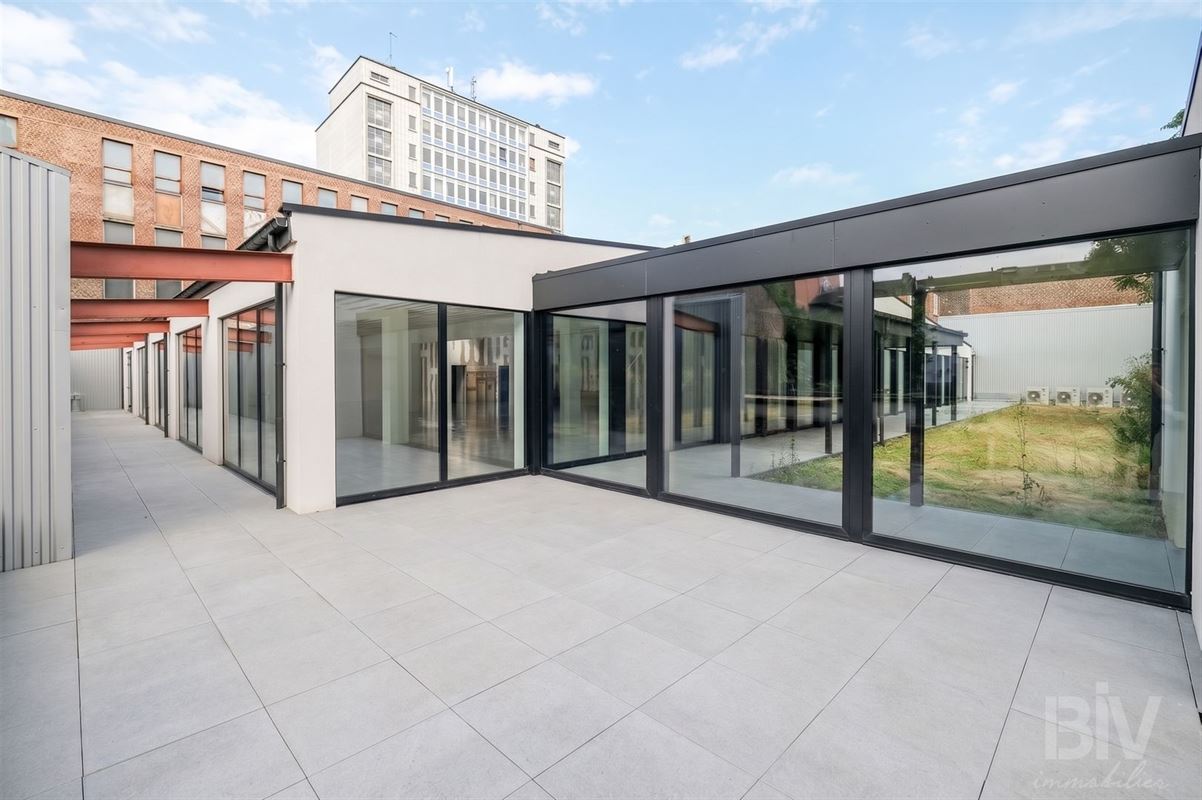 Surface polyvalente de bureaux neufs de 450m2 à aménager.
