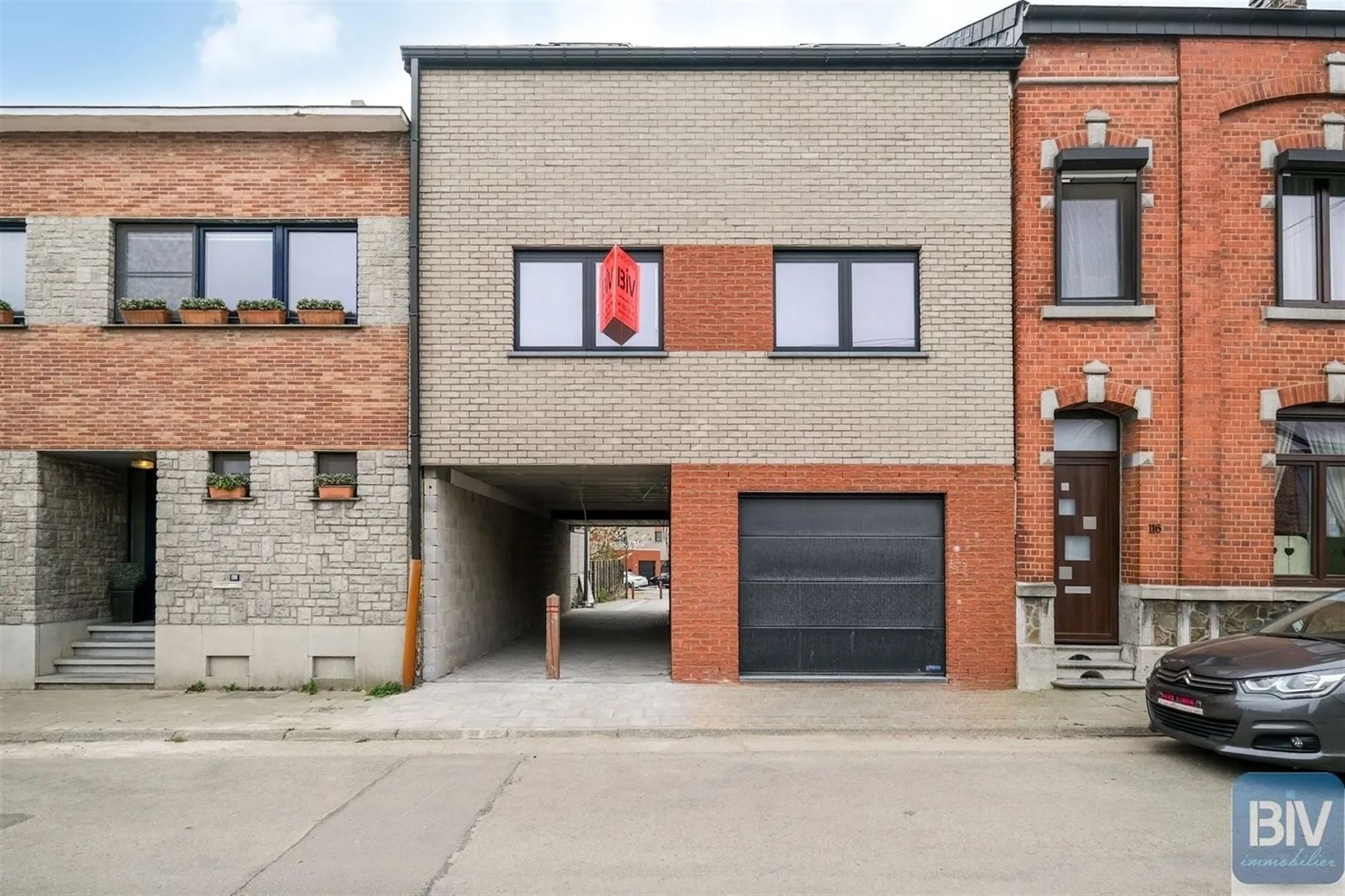 Maison neuve trois chambres avec garage et jardin