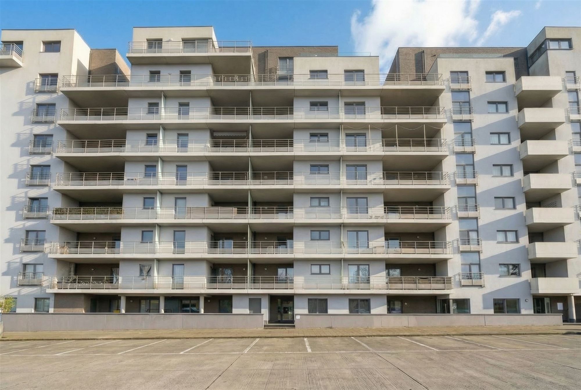 Sur Boncelles, bel appartement neuf 1 ch + cave et parking.