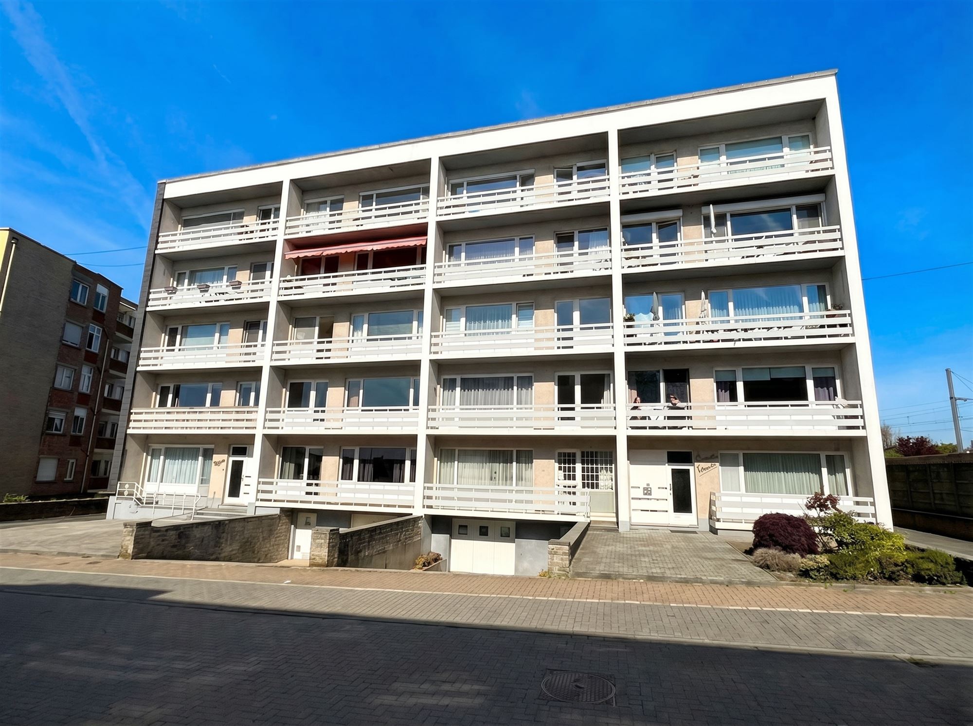 Très belle situation pour cet appart 2 ch, garage et cave