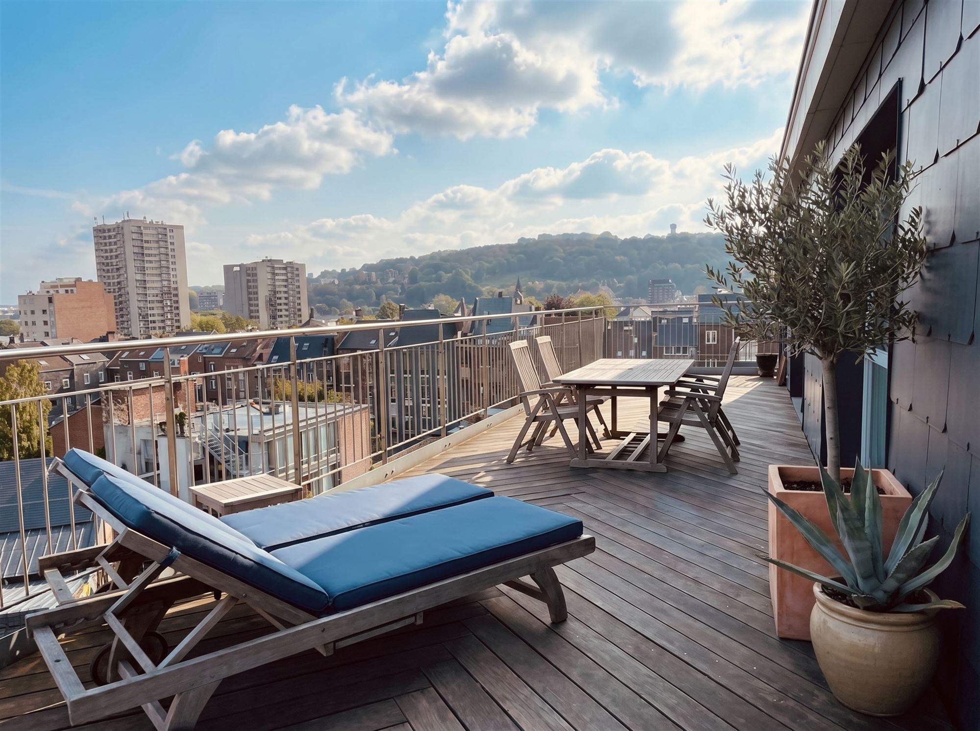 Penthouse 1ch avec superbe terrasse et vue sur Outremeuse