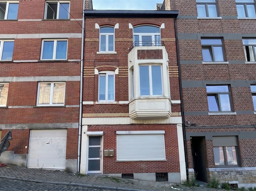 Immeuble comprenant 2 apparts 1 et 2 ch rénovés récemment