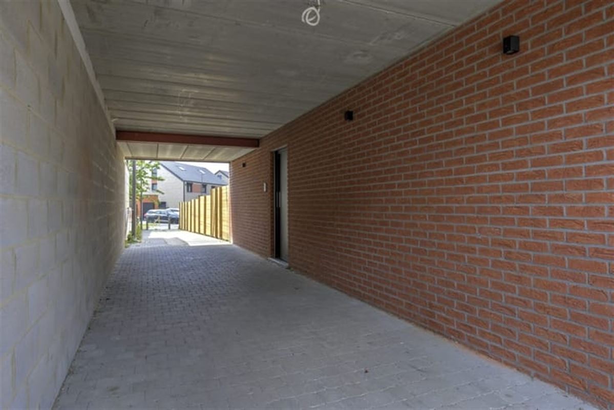 Maison neuve trois chambres avec garage et jardin